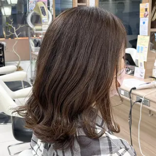 セミロング 藤原 亜美🤍のヘアスタイル