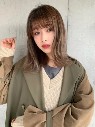 ミディアム カラー 🩵ハイトーン 美咲🩵のヘアスタイル
