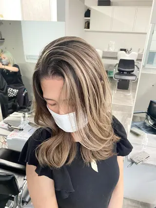 カラー 草島 友樹のヘアスタイル