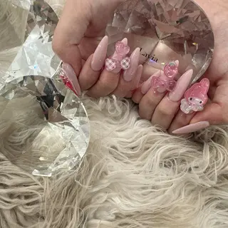 ネイル lavia🖤 ayumiのネイルデザイン