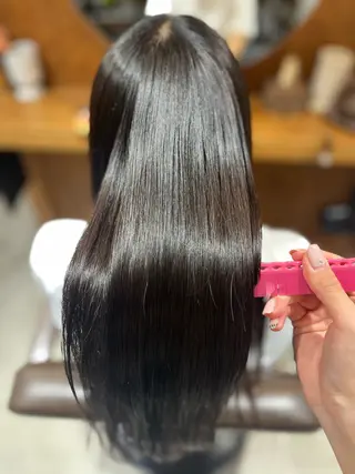 ロング 塩川ももこ/ 自然な縮毛矯正のヘアスタイル
