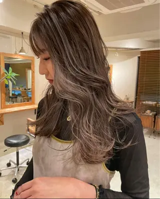 ロング カラー ファッションに 溶け込むstyleのヘアスタイル