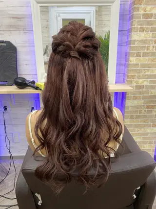 セミロング カラー ヘアアレンジ LAVENDIA 初音のヘアスタイル