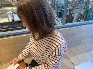 ミディアム カラー 吉田 早織のヘアスタイル