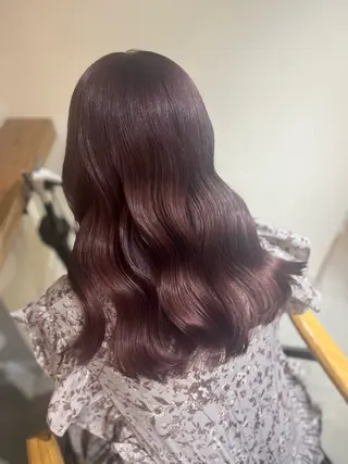ミディアム 塩川ももこ/ 自然な縮毛矯正のヘアスタイル