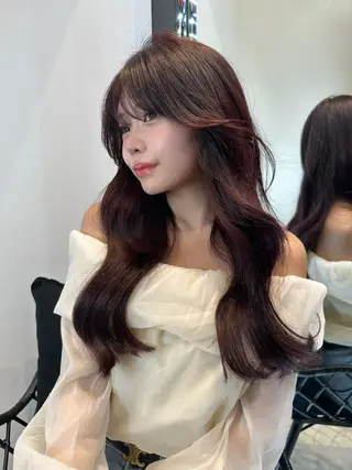 ロング カラー レイヤーカット 透明感カラーのヘアスタイル