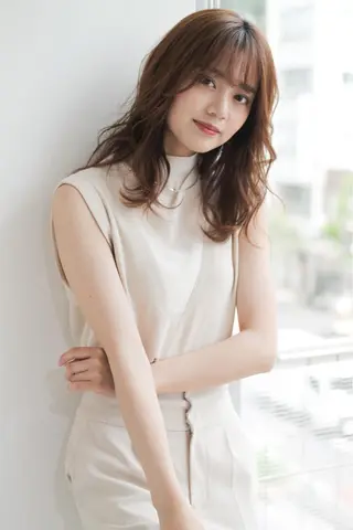 セミロング 高橋 亜紀のヘアスタイル