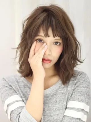 ミディアム カラー ヘアアレンジ 【公式】amble luxe池袋東口🩷のヘアスタイル