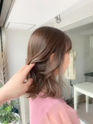 カラー 西本 由香のヘアスタイル