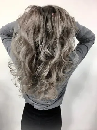 ロング カラー Beach 代表 KENTAのヘアスタイル