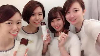 ミディアム カラー パーマ ヘアアレンジ メンズ キッズ ネイル マツエク・マツパ ニキビ・肌質改善専門 ♡人生が変わるサロンのエステ・リラクイメージ