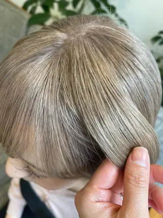 ミディアム カラー 💓パーマ，💗 レイヤーカットのヘアスタイル