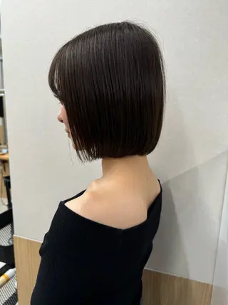 ミディアム レイヤー・カット モデル・透明感カラーのヘアスタイル