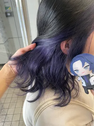 ミディアム カラー インナーカラー 推し ブリーチ 髪質改善のヘアスタイル