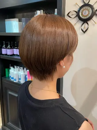 ショート カラー shiro.kobe 森彩華のヘアスタイル