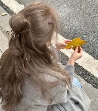 カラー 手塚 那奈美のヘアスタイル