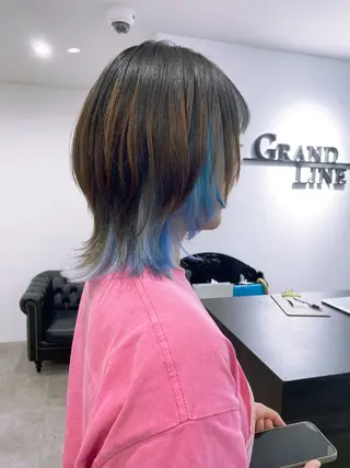 ミディアム 友田 千栄のヘアスタイル