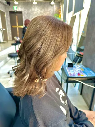 ミディアム カラー ルービック奈良 平本 温大のヘアスタイル