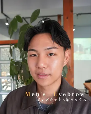 メンズ アイブロウ IWT hair design所属・メンズ眉毛サロン 垢抜け/天神大名店の眉毛・アイブロウイメージ