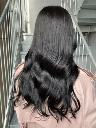 セミロング カラー センターパート特化 井上健太のヘアスタイル