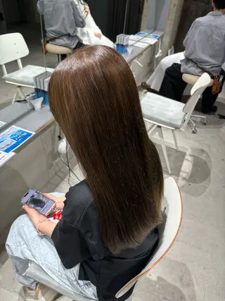 セミロング カラー 玉置七海✨ ／透明感／髪質改善のヘアスタイル