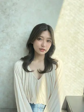 ミディアム 艶カラー✨レイヤー 𝐚𝐲𝐚𝐤𝐚のヘアスタイル