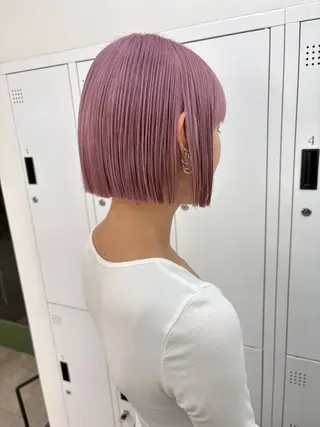 ショート 綾乃／デザインカラー ／ハイトーン／ボブのヘアスタイル