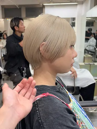 ショート カラー 村田 りょうやのヘアスタイル