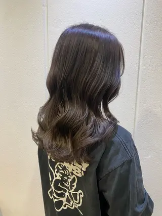 ミディアム カラー 平川 夏海のヘアスタイル