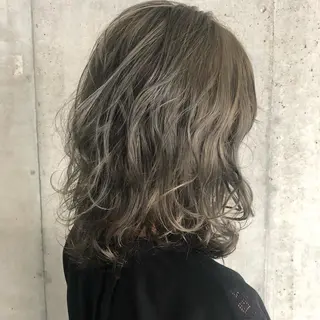セミロング カラー 東 みのりのヘアスタイル