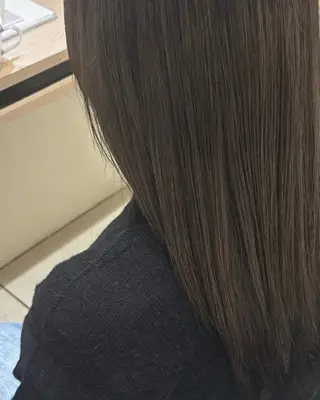 ロング カラー SLASHスラッシュ 辻村  彩華のヘアスタイル