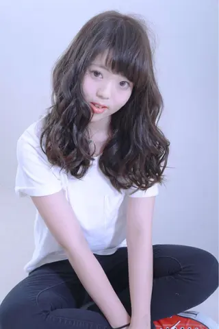 ロング 伊藤 裕貴のヘアスタイル
