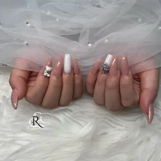 ロング 美フォルムスカルプ✨ RENAのネイルデザイン