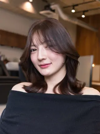 ミディアム カラー レイヤー/グレージュ 渋谷表参道/小森波琉のヘアスタイル