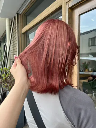 ミディアム カラー 透明感ハイトーン🦄 キラ🌈のヘアスタイル