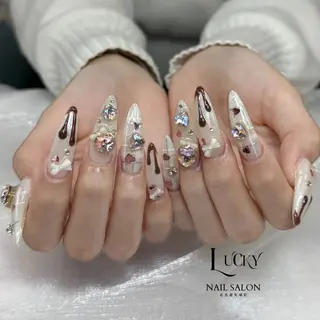 ネイル Lucky Nail Salonのネイルデザイン