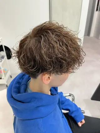 ショート パーマ メンズ ⚡メンズパーマフ ェードカットTomyのヘアスタイル