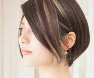 カラー 岩橋 静香のヘアスタイル