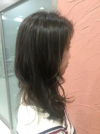ロング カラー 秋野 睦実のヘアスタイル