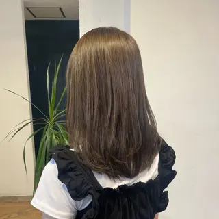 セミロング カラー ヘアアレンジ mina / 透明感ベージュカラーのヘアスタイル
