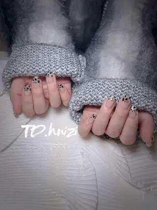 ミディアム めぐみのネイルサロン スタッフ練習のネイルデザイン