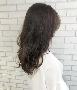 セミロング カラー 小島 侑衣のヘアスタイル