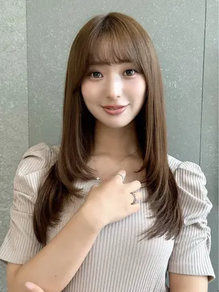 ロング カラー ショート レイヤー ロンド　エメのヘアスタイル