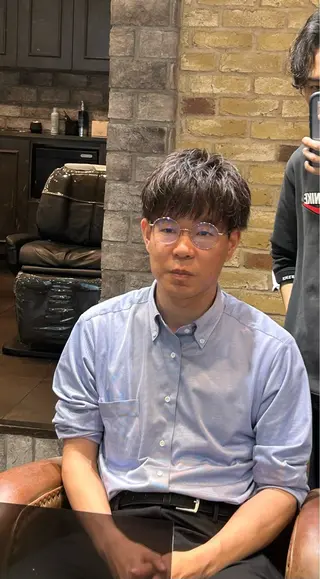 ショート 曲がる縮毛 フェザー ニュアンス  佐々木のヘアスタイル