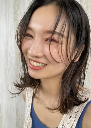 ミディアム 高松 莉璃のヘアスタイル