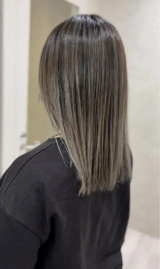 ロング カラー ハイライト 透明感カラー松本のヘアスタイル