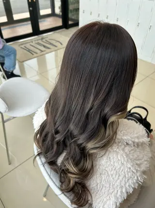 カラー 小林 亜紀のヘアスタイル