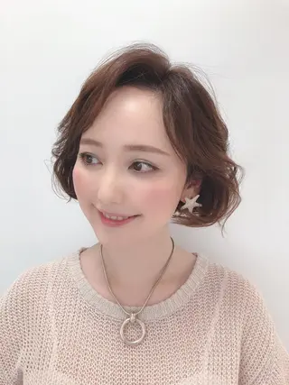 ミディアム パーマ 透明感カラー 山中のヘアスタイル