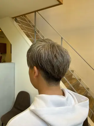 ショート カラー メンズ 飛田 悠佑のヘアスタイル