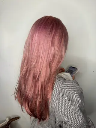 ロング カラー 大塚 しおりのヘアスタイル